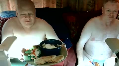 Snapshot of daddycubbyhubby chatting on June 6, 10:53 am Daddy online show from June 6, 10:53 am