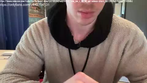 Snapshot of daddygmoney6969 chatting on March 21, 12:43 pm daddygmoney6969 online show from March 21, 12:43 pm