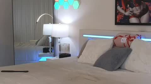 Sabrinna Bae online show from December 22, 11:44 am