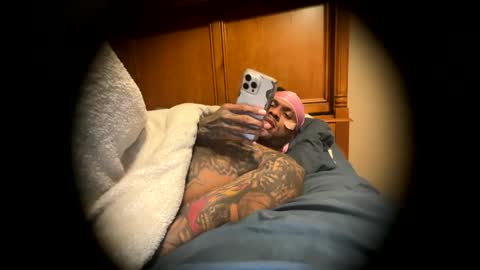 Snapshot of daddyjanimal chatting on May 5, 7:38 am sexy tatted king bbc online show from May 5, 7:38 am