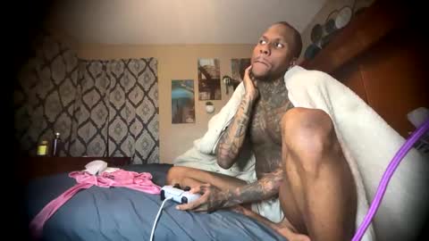 Snapshot of daddyjanimal chatting on May 16, 7:27 am sexy tatted king bbc online show from May 16, 7:27 am