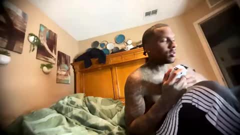Snapshot of daddyjanimal chatting on May 28, 10:40 pm sexy tatted king bbc online show from May 28, 10:40 pm