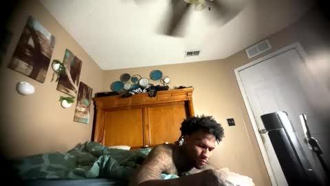 Snapshot of daddyjanimal chatting on June 11, 7:06 am sexy tatted king bbc online show from June 11, 7:06 am