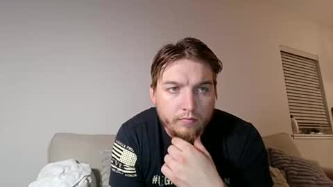 Snapshot of daddynsunshine chatting on April 27, 4:21 am daddynsunshine online show from April 27, 4:21 am