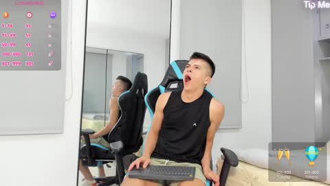 Snapshot of daddyrich4u chatting on September 19, 2:57 am daddyrich4u online show from September 19, 2:57 am