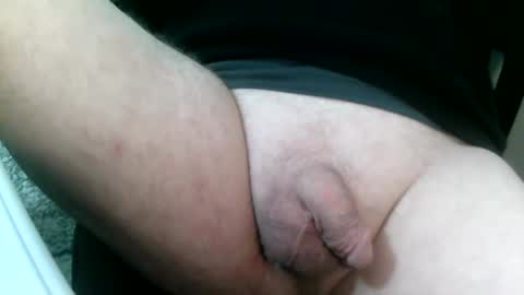 Snapshot of daddysmalls_55 chatting on December 23, 3:23 pm daddysmalls online show from December 23, 3:23 pm