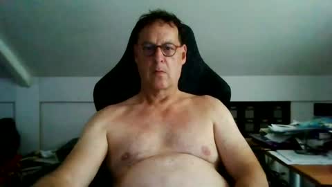 Snapshot of daddyspoenk chatting on June 24, 1:21 pm Dannyspoenk online show from June 24, 1:21 pm