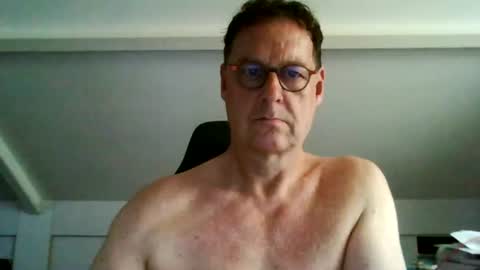 Snapshot of daddyspoenk chatting on June 30, 12:17 pm Dannyspoenk online show from June 30, 12:17 pm
