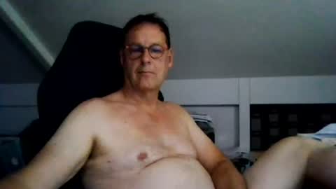 Snapshot of daddyspoenk chatting on July 29, 2:37 pm Dannyspoenk online show from July 29, 2:37 pm