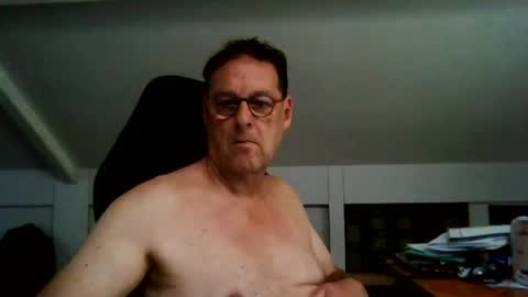 Snapshot of daddyspoenk chatting on July 31, 11:20 am Dannyspoenk online show from July 31, 11:20 am