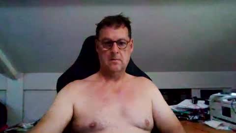 Snapshot of daddyspoenk chatting on August 3, 9:48 am Dannyspoenk online show from August 3, 9:48 am