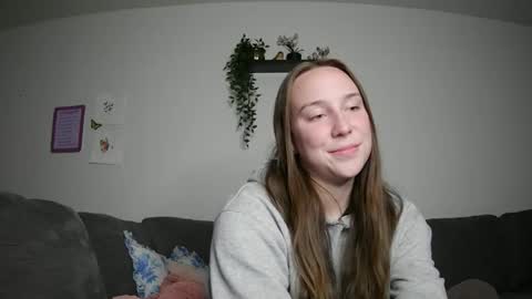 Snapshot of daddysssgoodgirl chatting on May 18, 1:06 pm daddys good girl online show from May 18, 1:06 pm