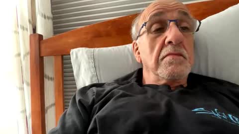Snapshot of daddyweis chatting on May 1, 3:33 am daddyweis online show from May 1, 3:33 am