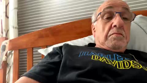Snapshot of daddyweis chatting on May 5, 1:35 am daddyweis online show from May 5, 1:35 am