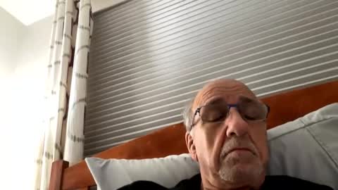 Snapshot of daddyweis chatting on May 8, 3:23 am daddyweis online show from May 8, 3:23 am
