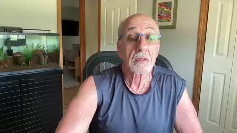 Snapshot of daddyweis chatting on May 17, 3:30 pm daddyweis online show from May 17, 3:30 pm