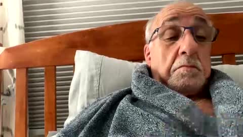 Snapshot of daddyweis chatting on May 31, 4:09 am daddyweis online show from May 31, 4:09 am