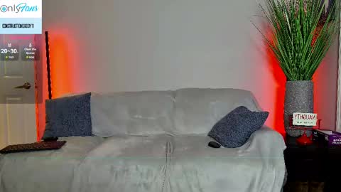 Snapshot of daddyxxluna chatting on October 1, 1:44 am ConstructionDaddy and Lady Luna online show from October 1, 1:44 am