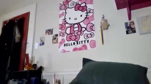 Snapshot of dadsdoll2 chatting on March 22, 2:26 am dadsdoll2 online show from March 22, 2:26 am