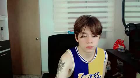 dae_lune online show from February 6, 9:40 pm