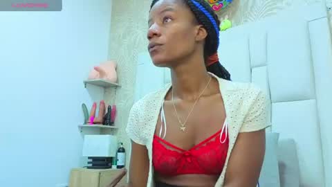 Snapshot of daffnelewis chatting on June 20, 11:13 am daffnelewis online show from June 20, 11:13 am