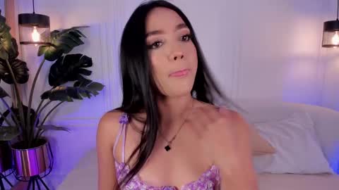 dafne_hillss online show from November 19, 1:11 pm