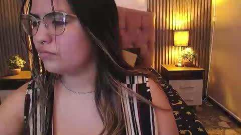 Snapshot of dafne_hs chatting on December 7, 2:13 pm Dafne online show from December 7, 2:13 pm