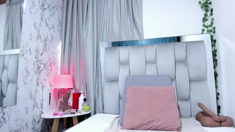 dafne_quenn online show from September 11, 12:38 pm