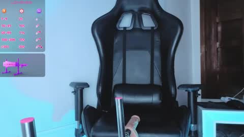 Snapshot of dafneblase chatting on April 28, 1:38 pm Dafneblase online show from April 28, 1:38 pm