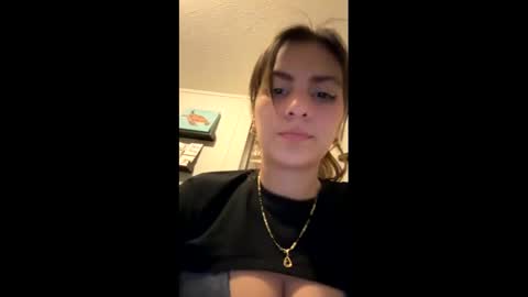 Snapshot of dafnecloutier chatting on January 23, 1:41 am Dafne 27 Cory-24 online show from January 23, 1:41 am