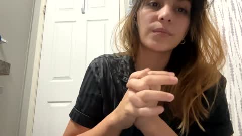 Snapshot of dafnecloutier chatting on February 6, 12:37 pm Dafne 27 Cory-24 online show from February 6, 12:37 pm