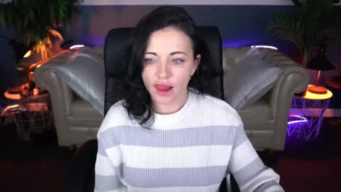 Snapshot of dafni_mon chatting on April 23, 5:52 am Dafni Mon online show from April 23, 5:52 am