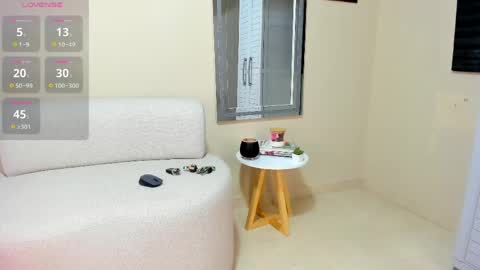 Dahian  online show from April 14, 10:10 am