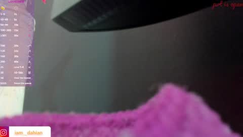 Snapshot of dahiana_dmour chatting on June 19, 11:47 am Dahiana online show from June 19, 11:47 am