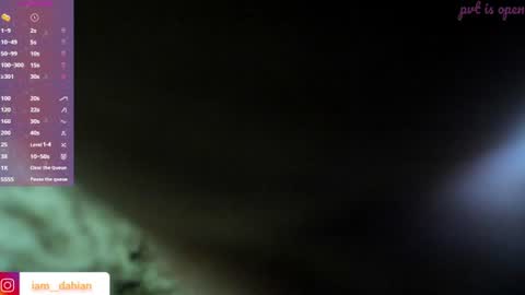 Snapshot of dahiana_dmour chatting on June 22, 12:02 pm Dahiana online show from June 22, 12:02 pm