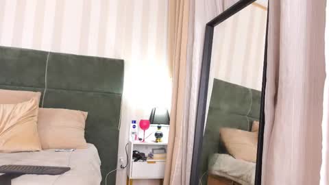 Snapshot of dahliaroses chatting on October 30, 2:02 am Dahlia Rose online show from October 30, 2:02 am