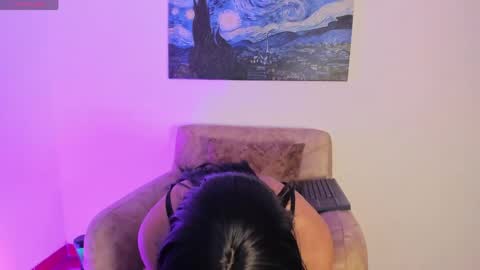  Dahnia  online show from April 18, 4:27 am