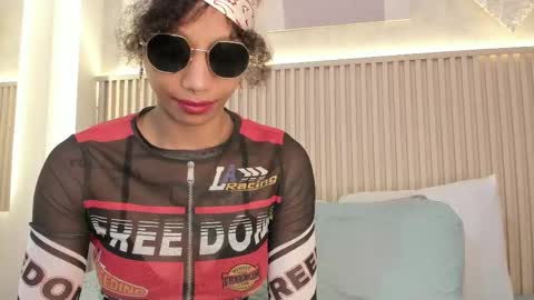 Snapshot of daiana_curly chatting on April 28, 7:41 pm Daiana online show from April 28, 7:41 pm