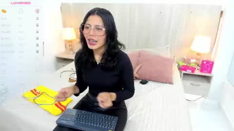 Snapshot of daila_beltran chatting on June 26, 7:40 pm Daila Beltran online show from June 26, 7:40 pm