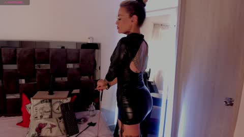  D A I L A  online show from January 30, 10:19 pm