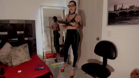  D A I L A  online show from September 15, 8:53 pm