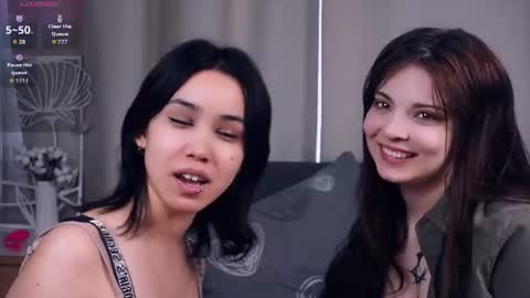 Snapshot of dainalargena chatting on June 11, 8:23 am Aoi and Lily best friends online show from June 11, 8:23 am