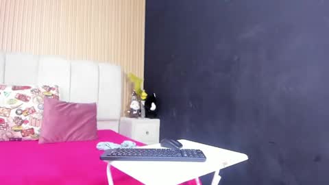 Snapshot of dairamoon chatting on November 9, 2:37 pm DairaMoon online show from November 9, 2:37 pm