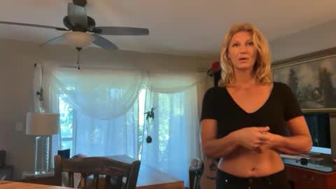 Daisy137 online show from February 25, 1:54 pm