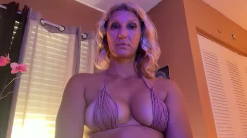 Snapshot of daisy9kat chatting on March 23, 7:07 pm Daisy137 online show from March 23, 7:07 pm