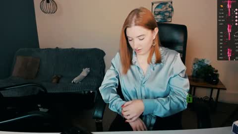 Snapshot of daisy_candy chatting on December 2, 10:34 pm Little Di online show from December 2, 10:34 pm