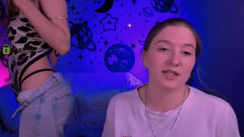 Snapshot of daisy_candy chatting on May 17, 4:32 am Little Di online show from May 17, 4:32 am