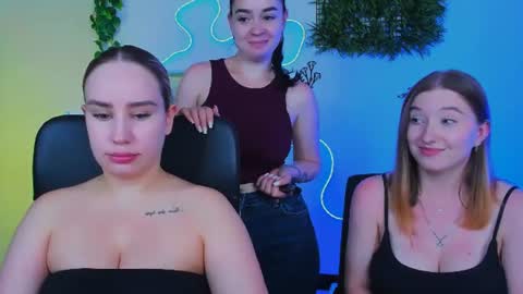 Snapshot of daisy_candy chatting on July 17, 7:19 pm Little Di online show from July 17, 7:19 pm