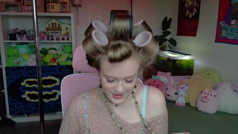 Snapshot of daisy_dollxo chatting on May 5, 7:33 pm Daisy online show from May 5, 7:33 pm