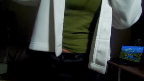Snapshot of daisy_dove chatting on July 6, 4:42 pm Daisy online show from July 6, 4:42 pm
